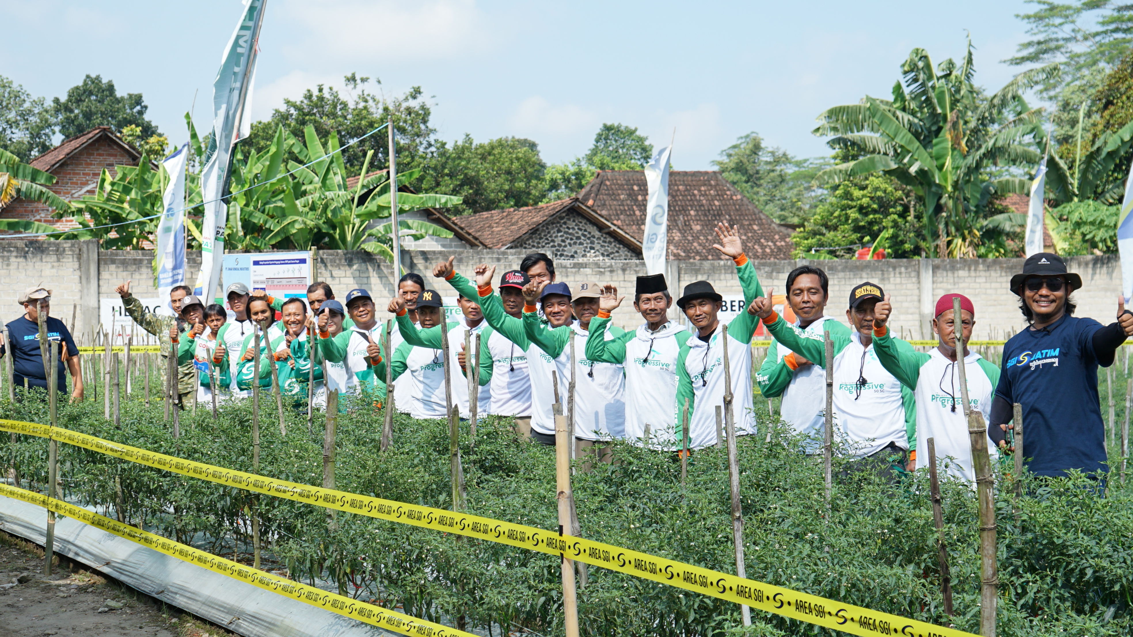 Petani cabai Blitar mengikuti temu lapang bersama PT Sinar General Industries di Kabupaten Blitar, Jawa Timur. Tingkatkan produksi lewat lahan